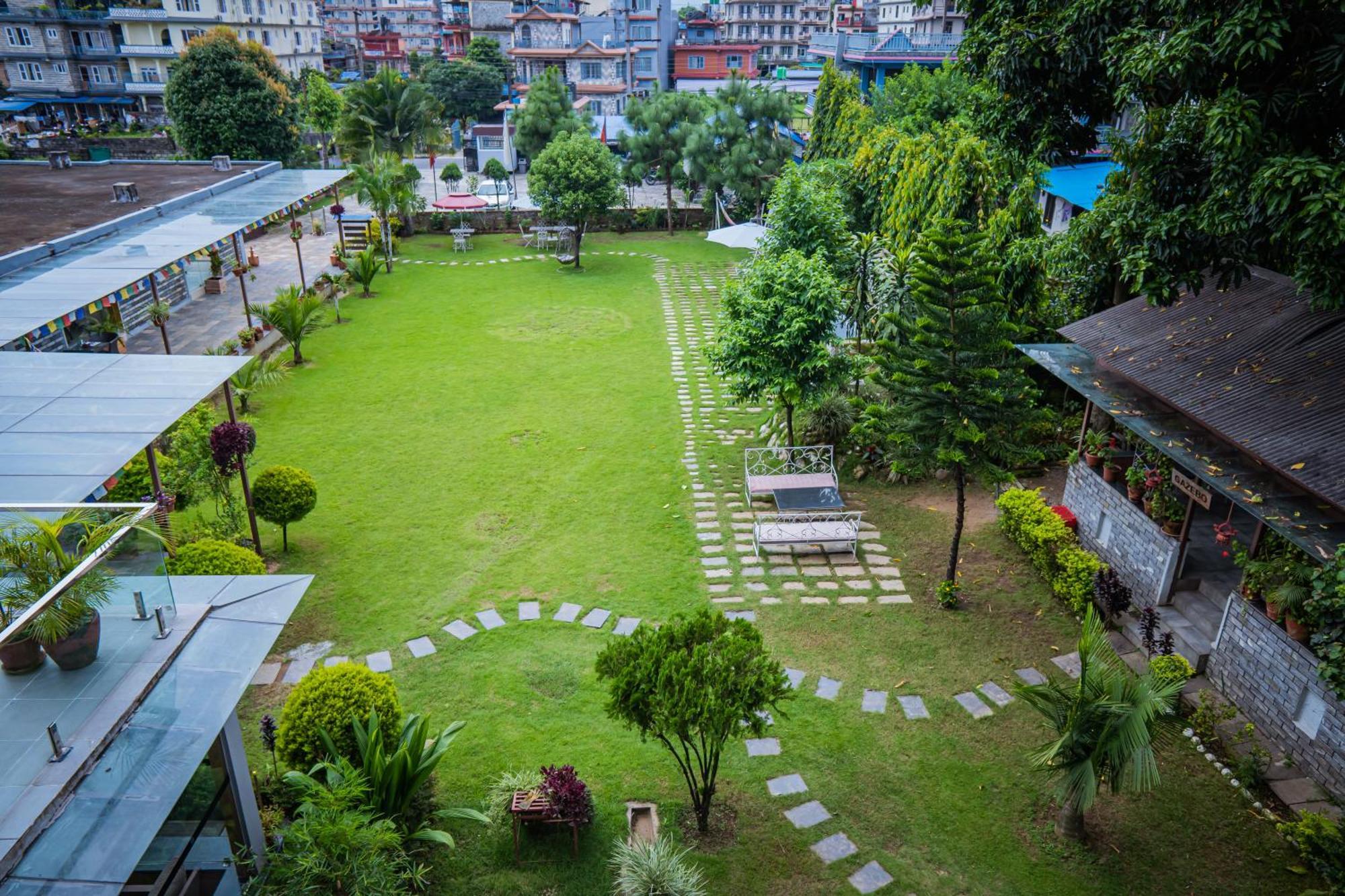 Hotel Crown Himalayas Ποκάρα Εξωτερικό φωτογραφία